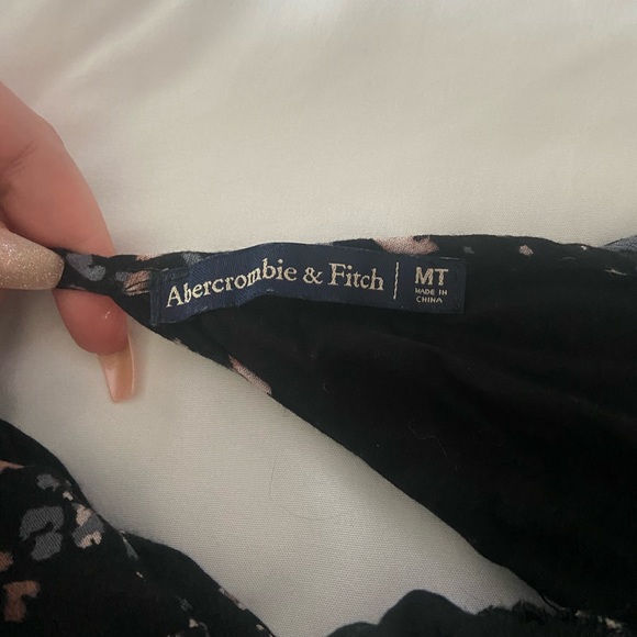 Abercrombie and Fitch Romper - Picture 3 of 4